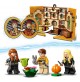 LEGO 76412 Harry Potter Stendardo della Casa Tassorosso da Parete, Sala Comune del Castello di Hogwarts con 3 Minifigure, Giochi da Viaggio da Collezione